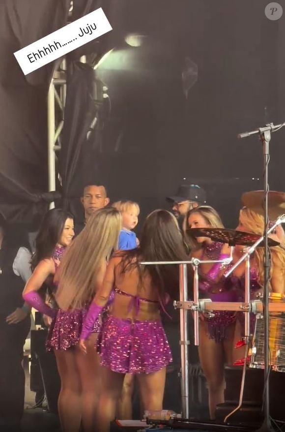 José Leonardo foi paparicado pelas bailarinas de Leonardo