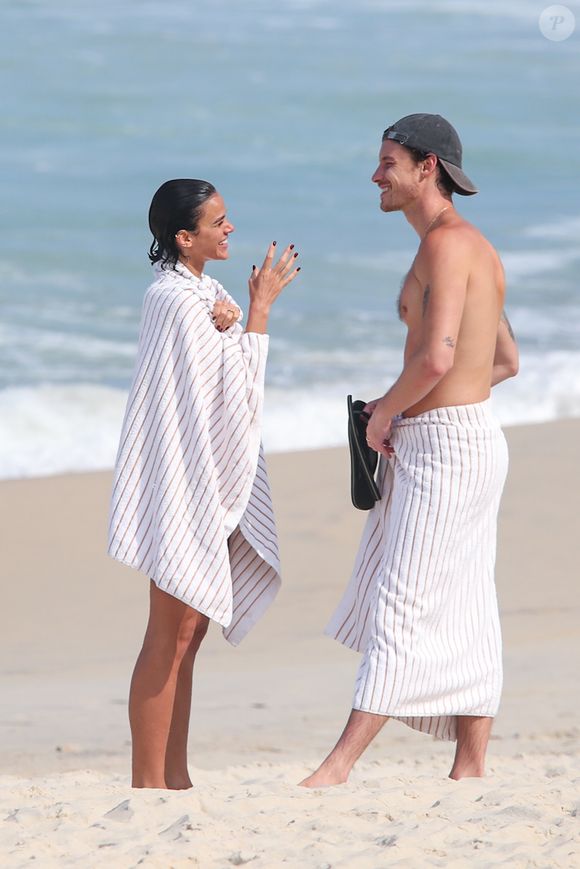 Bruna Marquezine e Shawn Mendes vão passar 1º Dia dos Namorados juntos