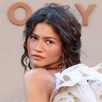 Adeus ao efeito de cílios postiços: aprendi com Zendaya que os cílios naturais estão na moda na maquiagem do Inverno 2026