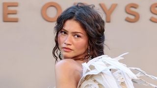 Adeus ao efeito de cílios postiços: aprendi com Zendaya que os cílios naturais estão na moda na maquiagem do Inverno 2026