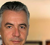 Fábio Junqueira, por sua vez, foi o médico Fabrício em 'História de Amor'. Em 2008, ele foi diagnosticado com câncer no cérebro, permanecendo na Casa de Saúde São José, no Rio de Janeiro.