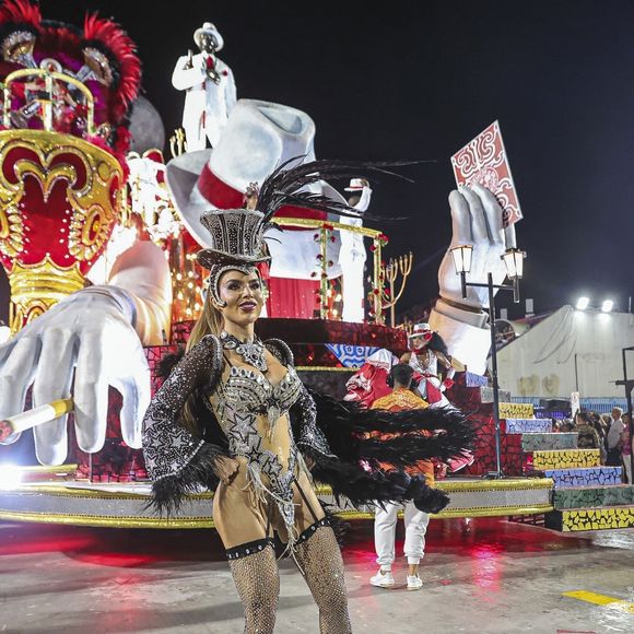 ‘Aos ladrões de plantão, fica o aviso: o Salgueiro não irá se intimidar com essa quadrilha de canalhas que está tentando acabar com o Carnaval’, diz o post