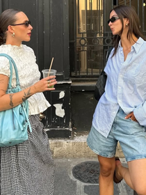 Parecem sapatilhas de balé, mas são Nike: esse novo tênis na cor azul Serenity é um dos mais procurados em 2026 e fica incrível com vestido, saia midi ou jorts