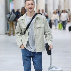 Gabi Martins se manifestou após ser vista deixando o mesmo quarto de hotel na companhia de Lucas Lima, ex-marido de Sandy: 'Gosto muito de vocês, mas não gostaria de falar nada sobre o assunto, por favor'