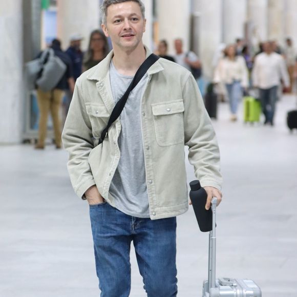 Gabi Martins se manifestou após ser vista deixando o mesmo quarto de hotel na companhia de Lucas Lima, ex-marido de Sandy: 'Gosto muito de vocês, mas não gostaria de falar nada sobre o assunto, por favor'