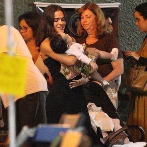 Bruna Marquezine encantou ao deixar os cabelos ao natural