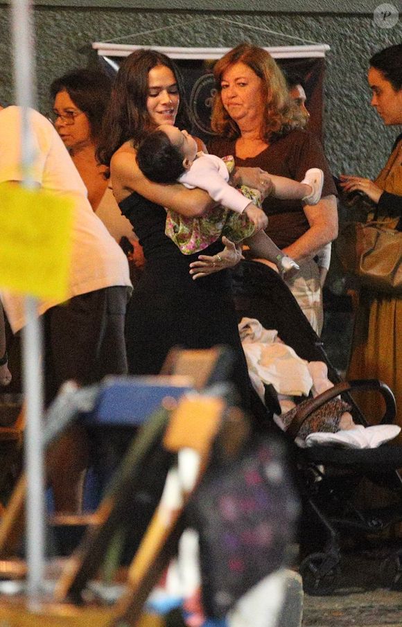 Bruna Marquezine encantou ao deixar os cabelos ao natural