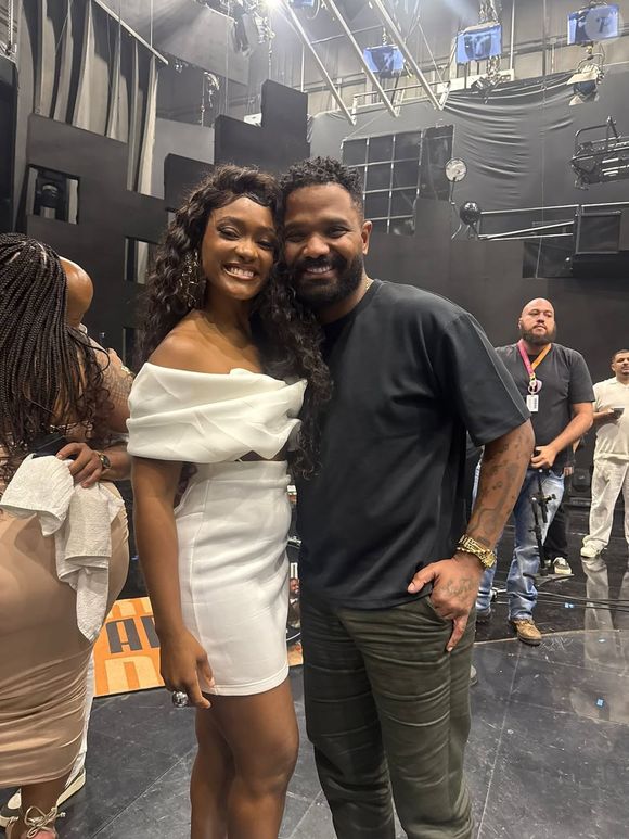 A atriz, que atualmente interpreta Niara na novela das seis 'A Nobreza do Amor', usou seu Instagram nesta terça, 28, para agradecer o carinho recebido dos fãs e admitiu que ainda tenta entender tudo o que aconteceu.