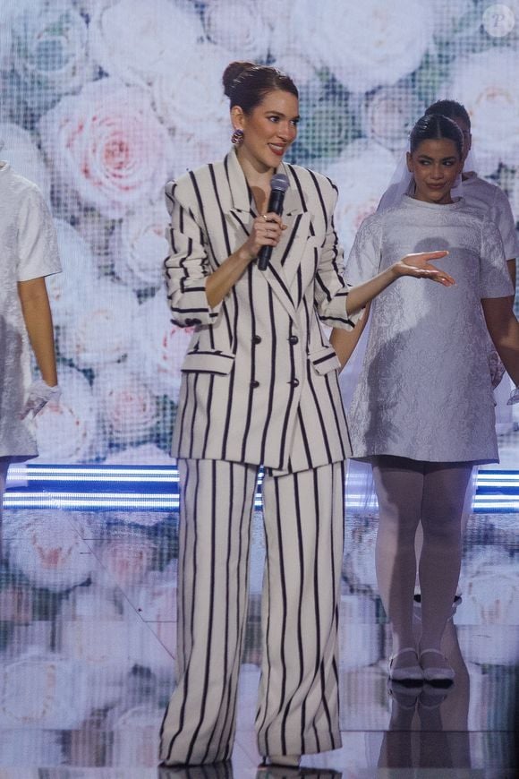 Ana Clara apostou em look listrado para o Upfront 2027 da Globo