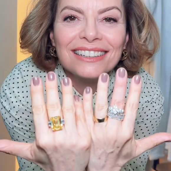 Esmalte de Odete Roitman foi revelado Dayane Leal, profissional da Globo responsável pelas unhas das estrelas de ‘Vale Tudo’