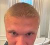 Novo visual de Haaland: o jogador mostrou nas redes sociais diferentes etapas da transformação até chegar ao corte curto que substituiu sua tradicional cabeleira loira