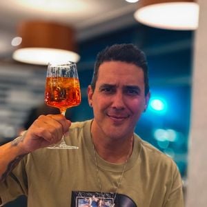 No último final de semana, André Marques respondeu o questionamento de um fã que pediu dicas para não engordar após a bariátrica