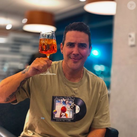 No último final de semana, André Marques respondeu o questionamento de um fã que pediu dicas para não engordar após a bariátrica