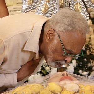 Gilberto Gil beijou testa de Nana Caymmi em velório