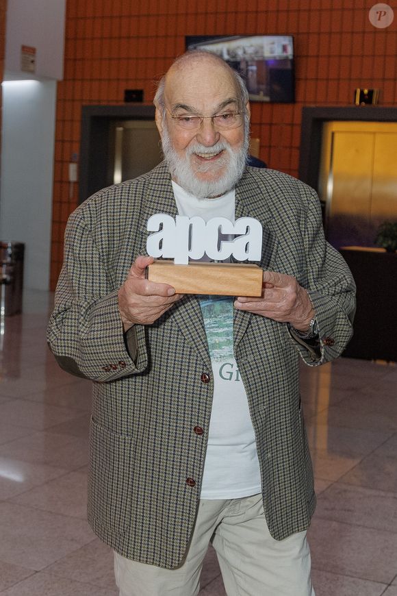 Lima Duarte foi homenageado nesta segunda-feira (04) durante a premiação da Associação Paulista de Críticos da Arte (APCA)