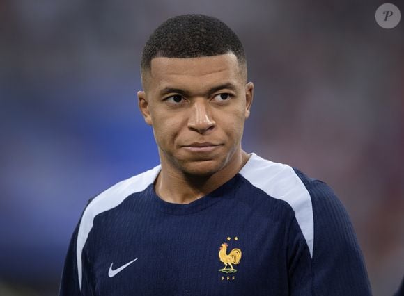 Mbappé estaria incomodado com a federação francesa ao ter sua imagem associada a uma casa de apostas, segundo um jornal