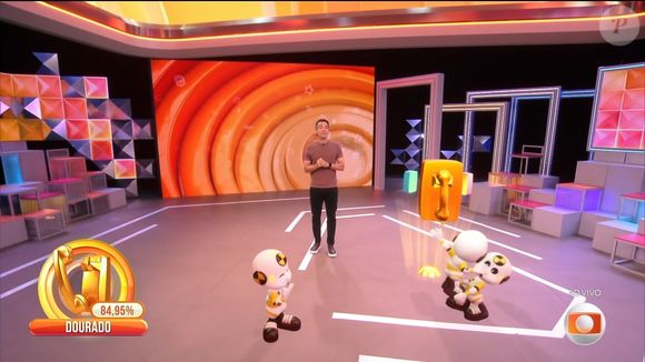 Tadeu Schmidt no 'BBB 26' anunciou que o Big Fone tocaria neste domingo (29)