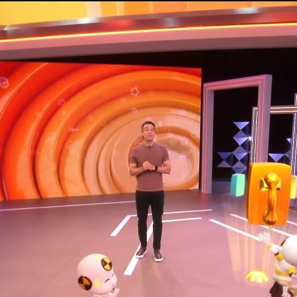 Tadeu Schmidt no 'BBB 26' anunciou que o Big Fone tocaria neste domingo (29)