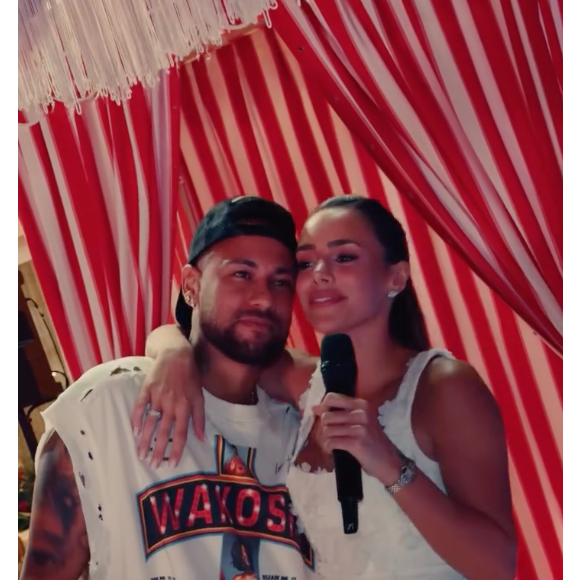 Antes da leitura labial, Bruna Biancardi gerou rumores de uma suposta crise com Neymar ao ignorar sua homenagem na web