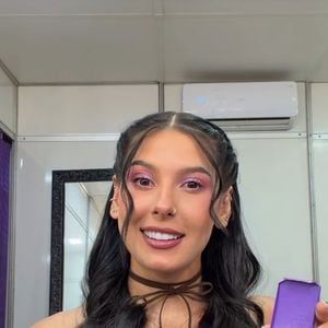 Ana Castela assumiu que cola as orelhas para disfarçar a aparência