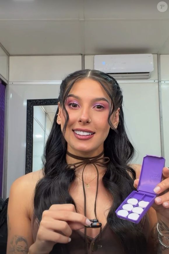 Ana Castela assumiu que cola as orelhas para disfarçar a aparência