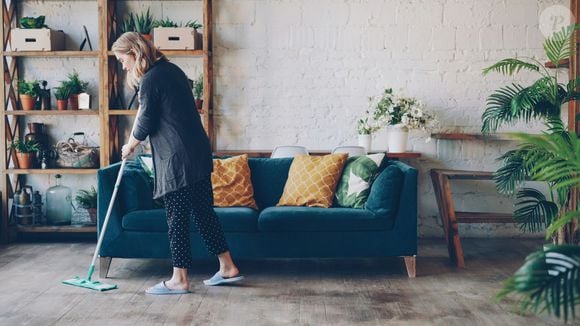 Existe um truque rápido e eficaz que deixa o esfregão com aparência de novo , sem esfregar e sem esforço