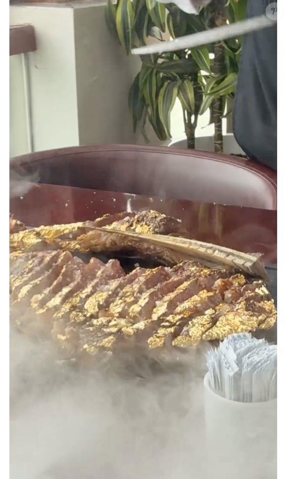 Prato icônico comido por Karoline Lima e Léo Pereira pode chegar a R$ 5.464, segundo veículos de imprensa internacionais