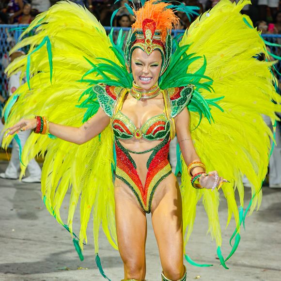 Bia Michelle se inspirou na Semana de Arte Moderna de 1922 para sua fantasia