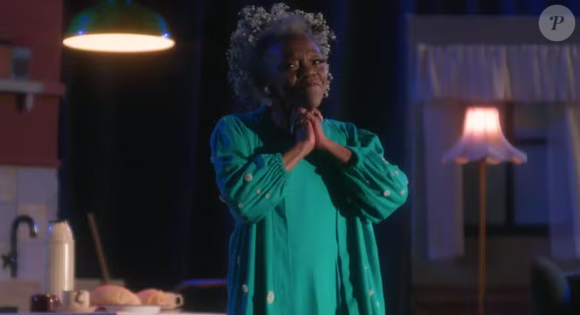 Teca Pereira, aos 72 anos, vive uma fase de grande reconhecimento na carreira.