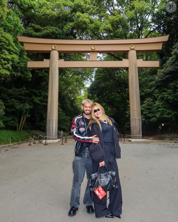 Localizado nos andares altos de um arranha-céu, o hotel está próximo ao Palácio Imperial e bairros nobres como Ginza.