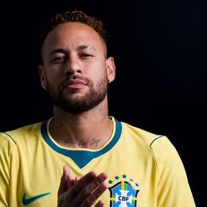 Previsão de tarólogo aponta que Neymar pode sofrer lesão na Copa do Mundo 2026, mas terá papel de destaque pela Seleção Brasileira no torneio