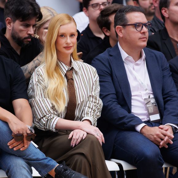 Look corpcore de Marina Ruy Barbosa dá para ir ao trabalho ou para um café despretensioso no fim de semana.