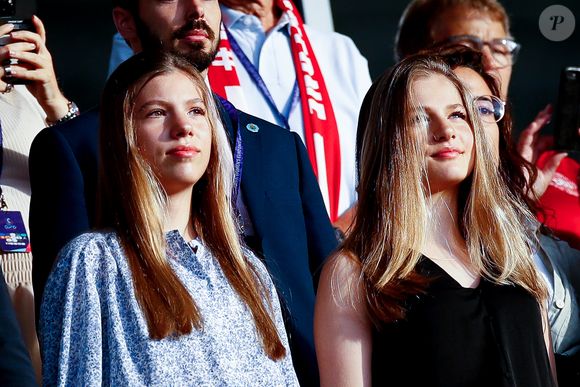 Princesa Sofia e Princesa Leonor são filhas de Rainha Letizia.