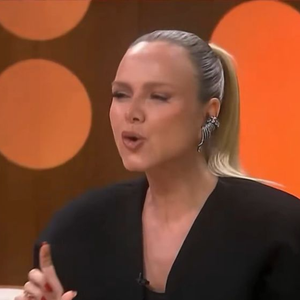 Eliana conduz o Saia Justa e repercute ao adotar postura mais cautelosa durante debate sobre política no programa