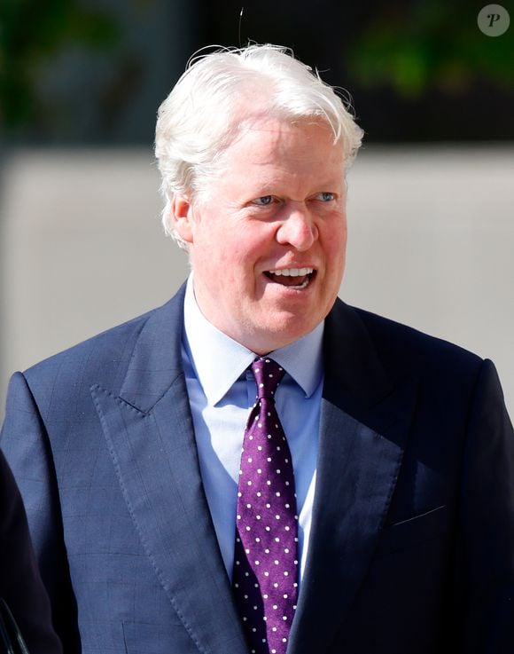 Charles Spencer, irmão da princesa Diana, prepara um livro de memórias sobre a irmã e, segundo o Daily Mail, relata uma conversa que teria tido com o então príncipe Charles pouco depois da morte da princesa, em 1997