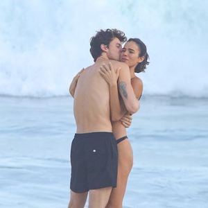 Flagra de Bruna Marquezine e Shawn Mendes foi feito de forma ilegal com o uso de um drone, segundo Léo Dias