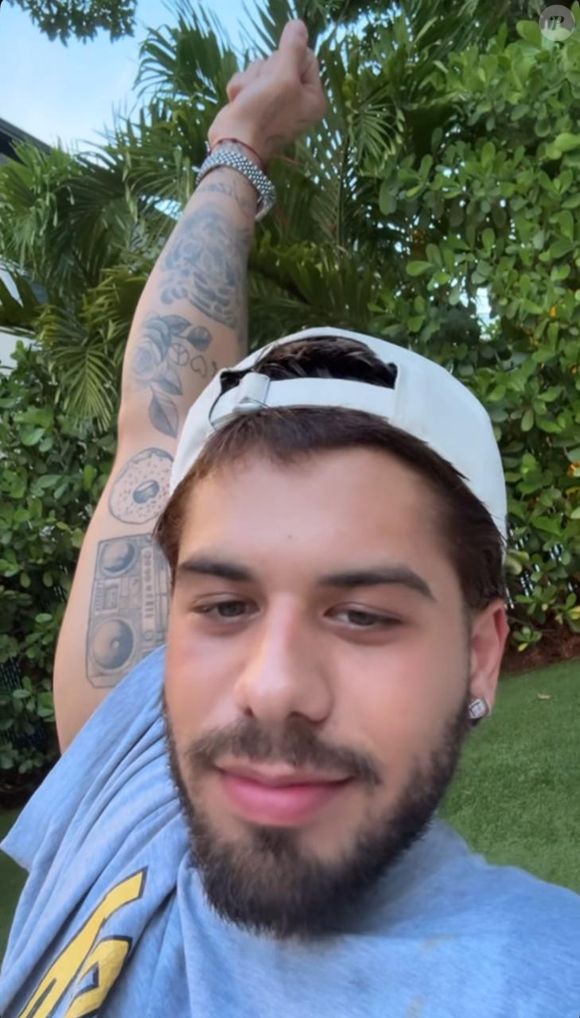 Zé Felipe está em Orlando e conversou com os seguidores nesta quinta-feira, 31 de julho de 2025.