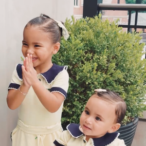 Além do bolo, Mavie e Mel também usaram um look do Brasil em homenagem a Neymar