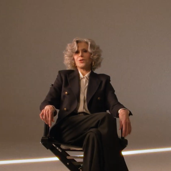 Foi justamente ao observar uma campanha recente estrelada por Jane Fonda que um detalhe de moda chamou atenção
