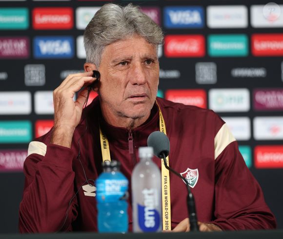 Renato Gaúcho chegou a um acordo com o Fluminense sobre o pagamento da dívida e preferiu continuar no clube carioca