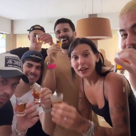 Os amigos de Ana Castela e Zé Felipe vibraram com o reencontro dos dois