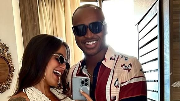 Carol Peixinho exibe barriguinha de grávida em foto de biquíni e recebe comentário de Thiaguinho sobre bebê: 'Saudade de...'