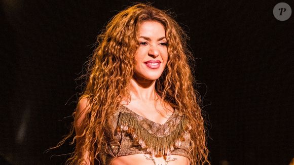 O segredo do cabelo ondulado e volumoso de Shakira: produto de beleza da colombiana vende no Brasil e custa menos de R$ 100