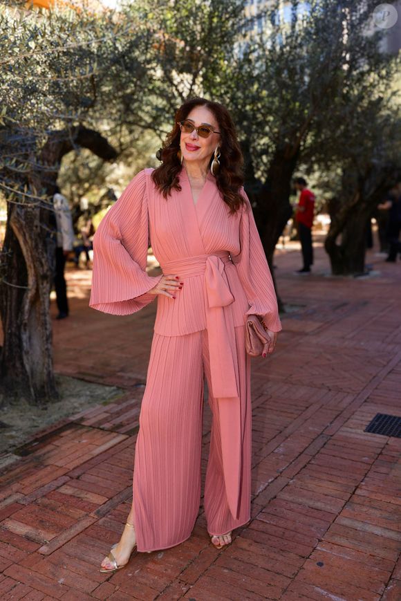 Angioedema, que afetou Claudia Raia, pode evoluir para algo mais sério, com o comprometimento das vias respiratórias