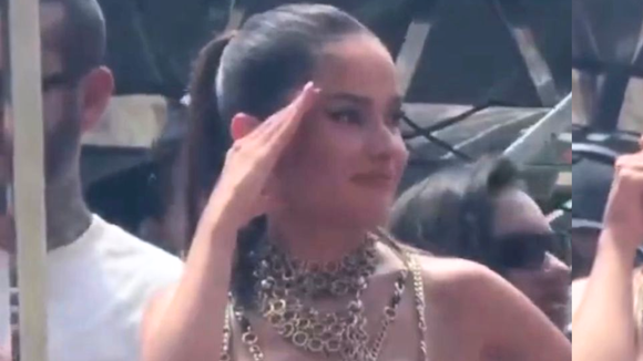 'Ei, Sarah, vai tomar no c*': a reação HILÁRIA de Juliette ao ouvir coro polêmico contra ex-BBB 26 no Bloco da Anitta; assista