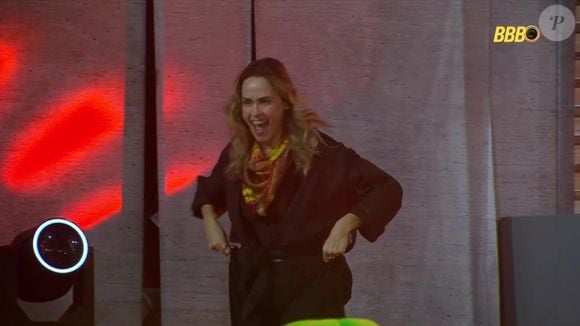 'Frouxo': grita Ana Paula ao chegar na Festa do Líder Cowboy depois de ser barrada por ele no 'BBB 26'