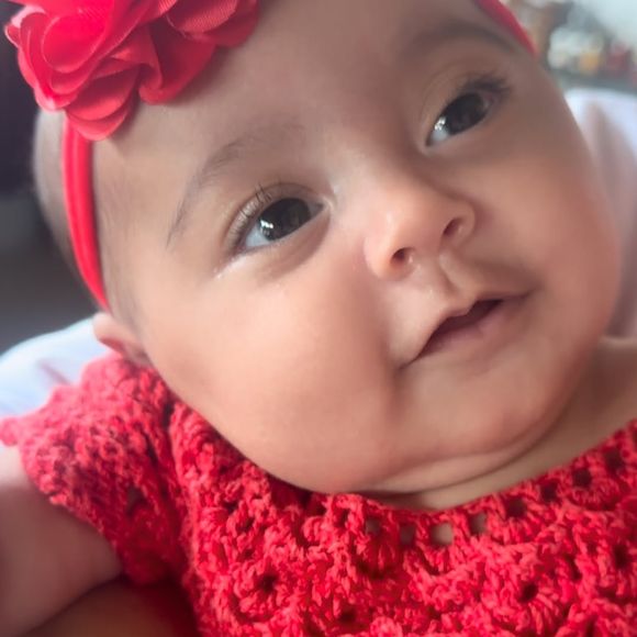 Clara, filha de Zezé Di Camargo e Graciele Lacerda, completa três meses no próximo dia 25