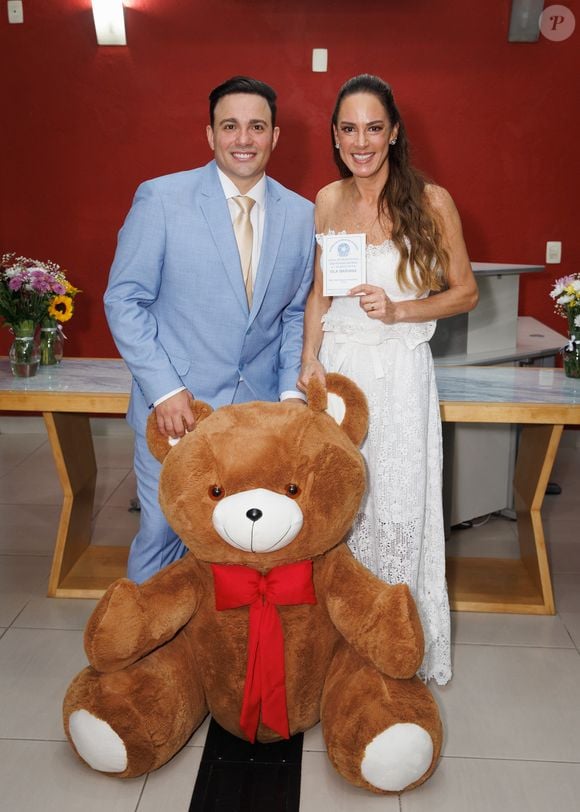Cerimônia foi realizada no 9º Cartório da Vila Mariana, em São Paulo, com familiares próximos