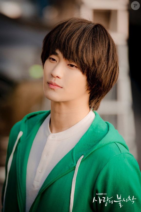 Reconhece Kim Soo-hyun em 'Pousando no Amor'? Este era o visual do ator no icônico dorama de 2019