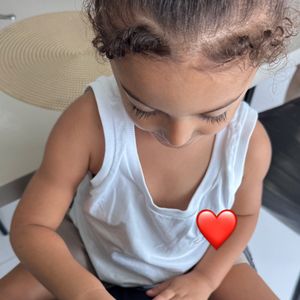 Lore Improta mostrou o momento em que Liz pediu para fazer carinho na barriga da mãe, já protuberante